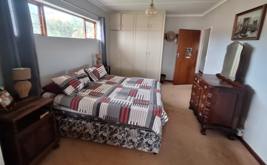 3 Bedroom Property for Sale in Wavecrest Eastern Cape